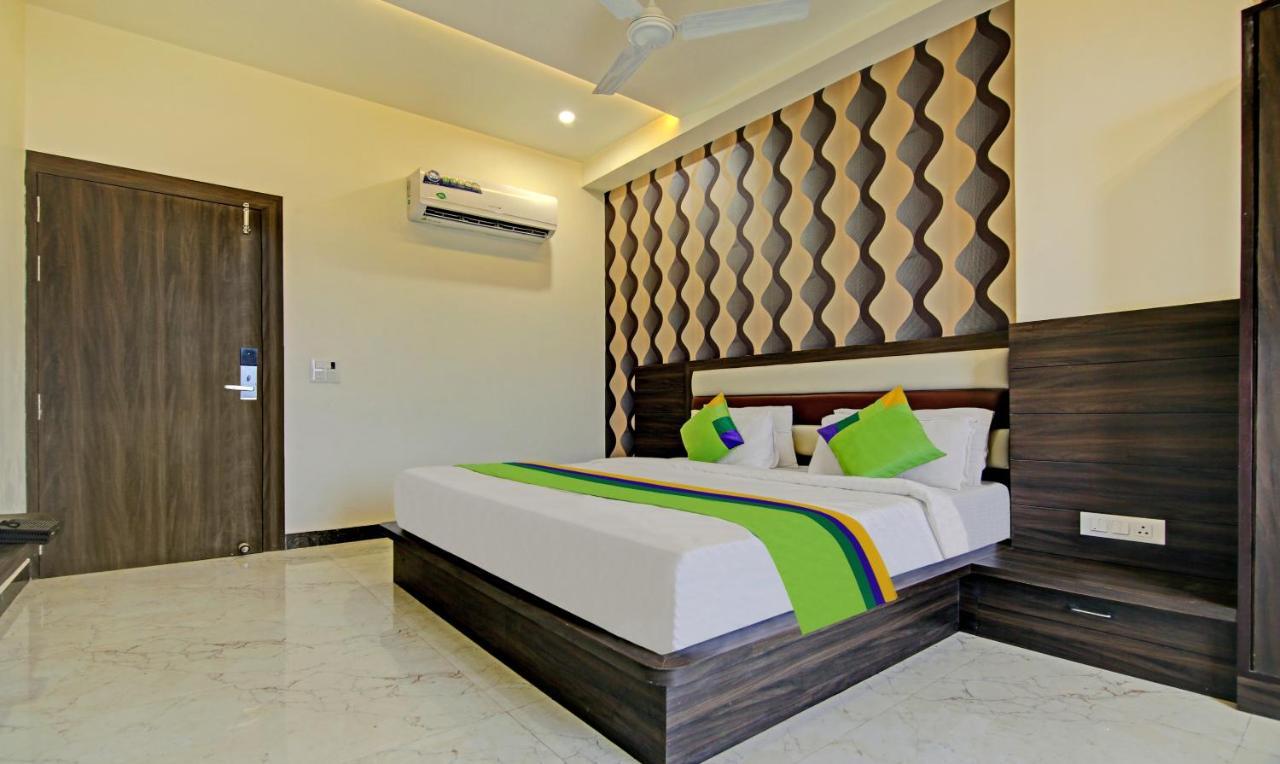 Treebo S G Grand Hotel Agra  Exterior photo