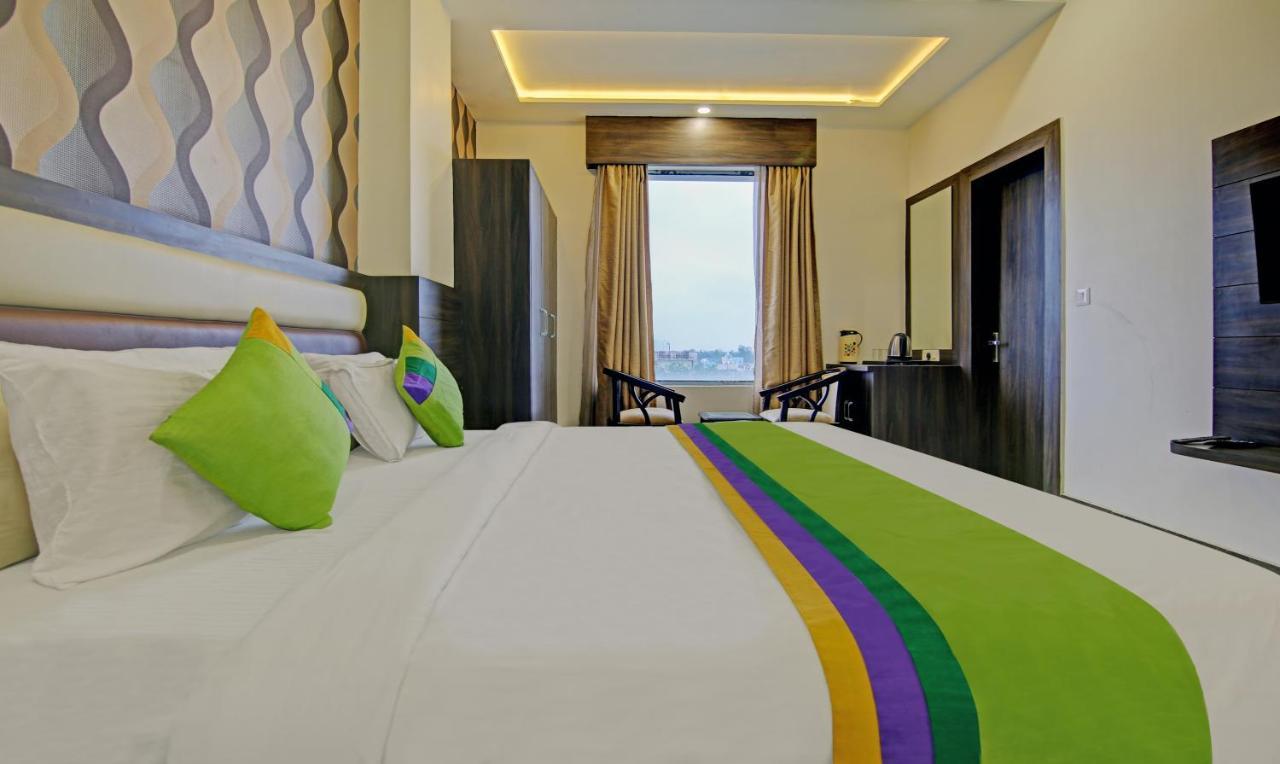 Treebo S G Grand Hotel Agra  Exterior photo